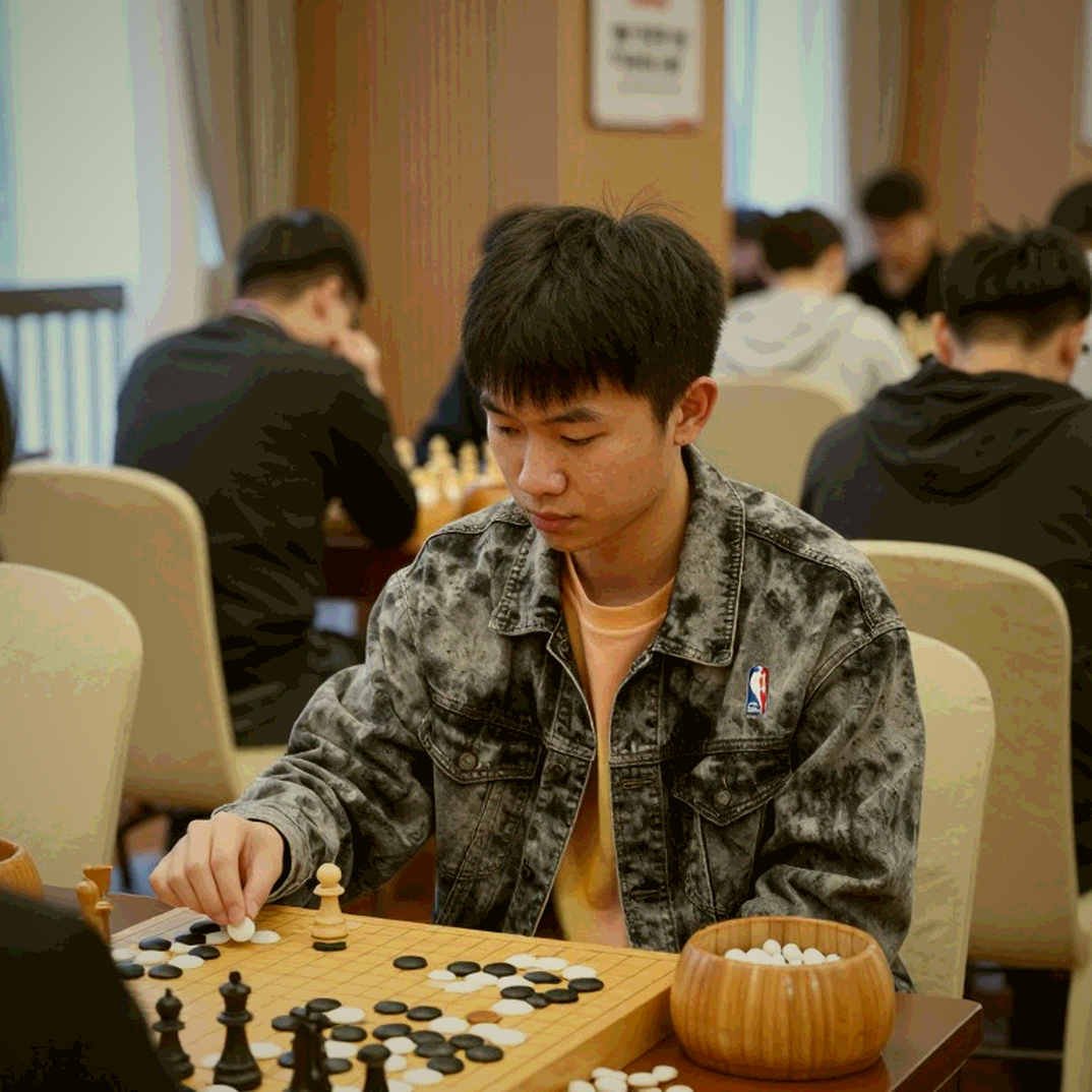 ChessBase Magazine số 225: Prague 2026, dàn chú giải và cái tên Bent Larsen trên bìa