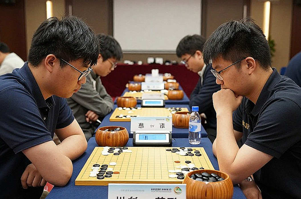 Tập ChessBase Magazine #225 Trình Lãng Trình Phân Tích Từ Giải Cờ Prague 2026