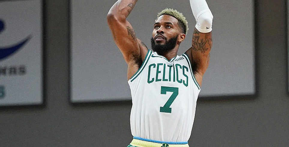Kessler's 12-for-12 and Curry's 90 TS%: One Opening Night Cannot Price a Four-Asset Trade