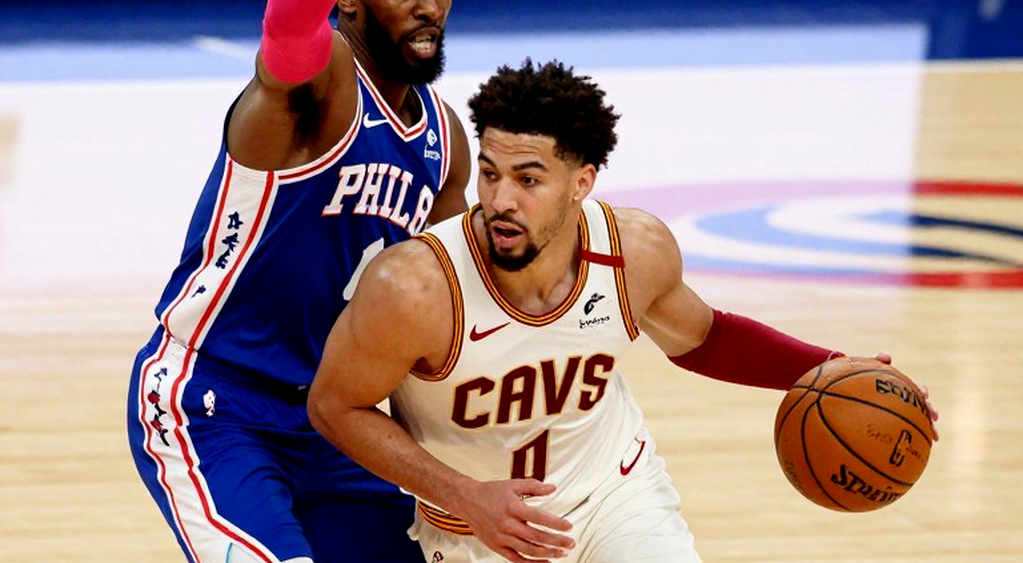 Giannis và Klay: Khi 'nguồn nội bộ' đắt nhất nằm ở phòng tập, không phải phòng họp Giannis và Klay: Khi 'nguồn nội bộ' đắt nhất nằm ở phòng tập, không phải phòng họp