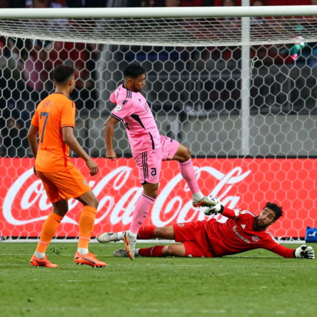 Dữ liệu im lặng ở V.League: Mắt trọng tài nhìn vào khoảng trống của bóng đá Việt Nam