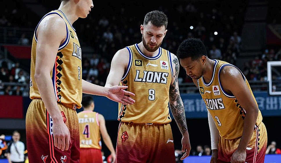Baskonia và Galbiati: cuộc chia tay bắt đầu từ đội trưởng, không phải từ bảng xếp hạng