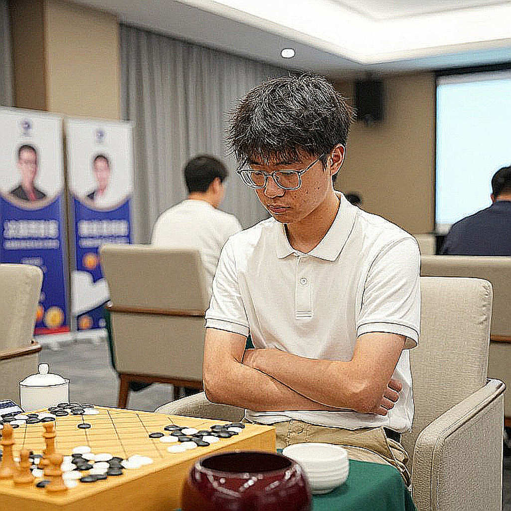 Carlsen Rates Sindarov as Clear Favourite Ahead of the World Chess Championship Match Carlsen Rates Sindarov as Clear Favourite Ahead of the World Chess Championship Match