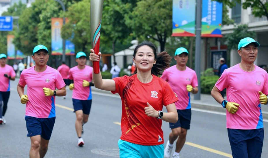 Tám nhịp của một bản tin chuyển nhượng V.League, và cách kiểm chứng trước khi tin