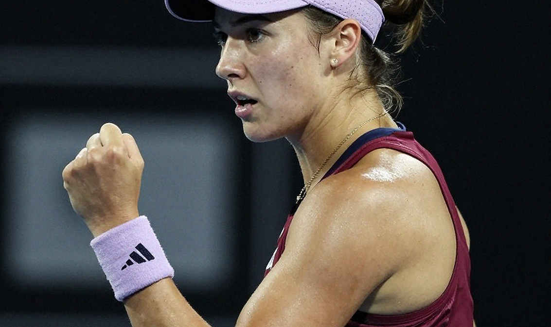 Ningbo ngày thứ ba: 3 giờ 03 phút của Fernandez và suất WTA Finals không ai lên kế hoạch