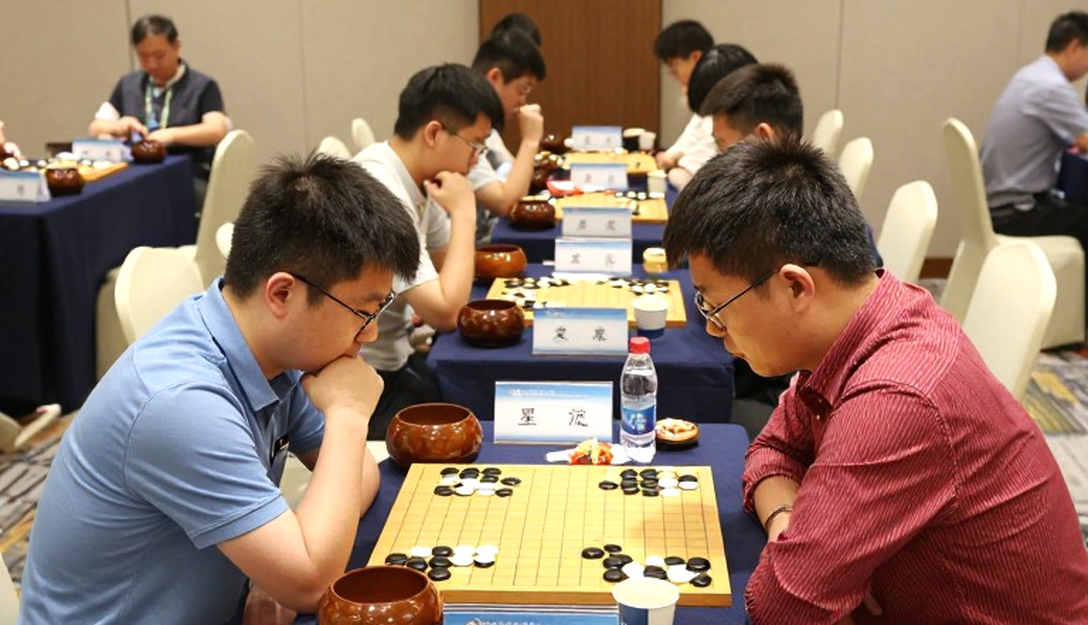 Chủ tịch FIDE, FRITZ 20 và lỗ hổng kiểm chứng của truyền thông cờ vua Chủ tịch FIDE, FRITZ 20 và lỗ hổng kiểm chứng của truyền thông cờ vua
