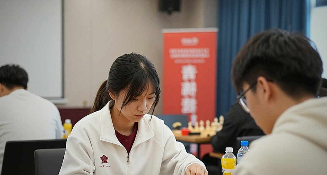 Bodhana Sivanandan phá kỷ lục IM 38 năm của Judit Polgar: cô bé 11 tuổi đi thẳng vào cửa chính