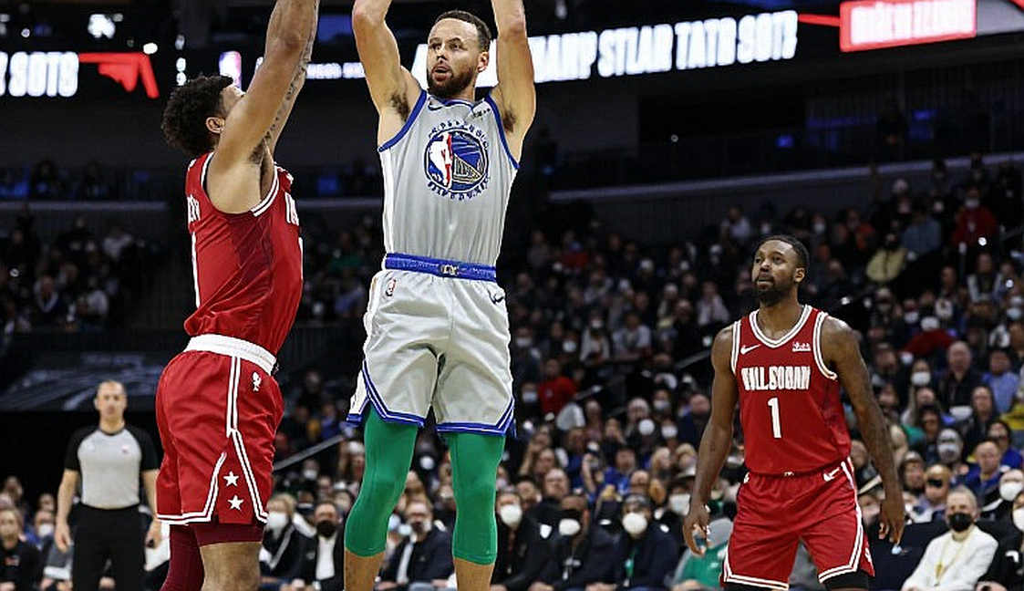 Walter Clayton Jr. và hợp đồng hai chiều ở Dallas: tấm vé rẻ cho bài toán dẫn bóng sau lưng Kyrie Irving Walter Clayton Jr. và hợp đồng hai chiều ở Dallas: tấm vé rẻ cho bài toán dẫn bóng sau lưng Kyrie Irving