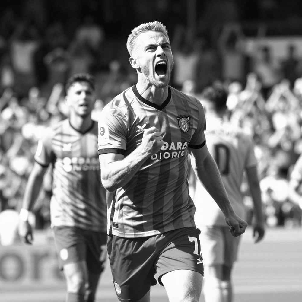 Leeds United dưới thời Farke: 28 trận bất bại, 74 triệu bảng và một hợp đồng còn dưới một năm Leeds United dưới thời Farke: 28 trận bất bại, 74 triệu bảng và một hợp đồng còn dưới một năm