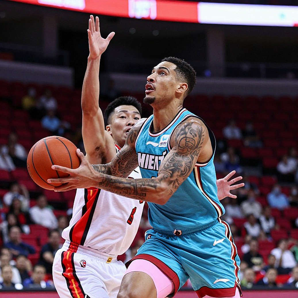 Lakers và bản hợp đồng của người lính vô danh đến từ Valmiera